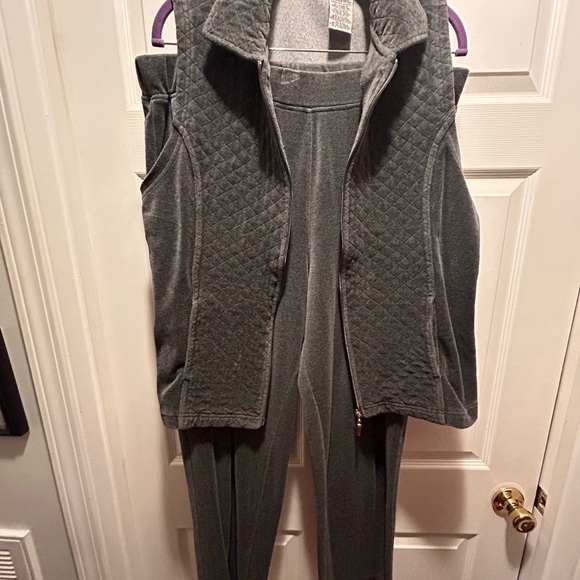 White Stag Gray Women's 3 pieces Velvet/Velour - Picture 6 of 8